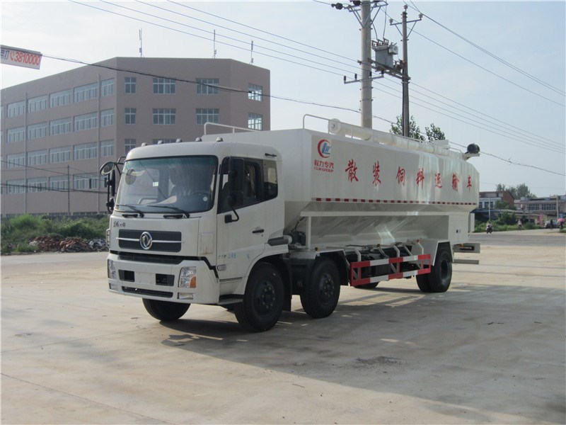 東風(fēng)小三軸散裝飼料運輸車(chē)圖片3