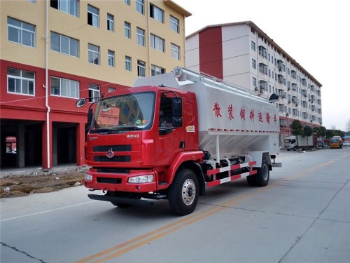 東風(fēng)柳汽散裝飼料運輸車(chē)圖片5